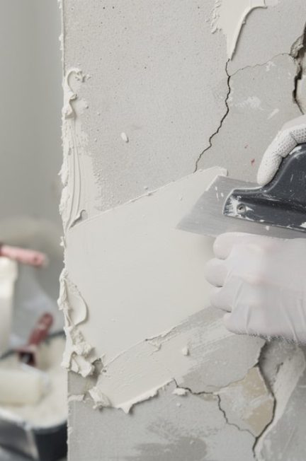 découvrez nos conseils pratiques pour lisser un mur irrégulier avant de le peindre, afin d'obtenir une finition parfaite et durable.