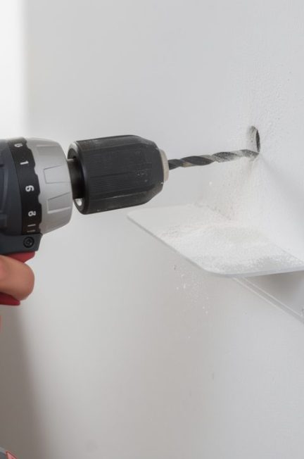découvrez les outils adaptés pour percer du placo proprement, sans fissures ni dégâts, et réussir vos travaux en toute simplicité.